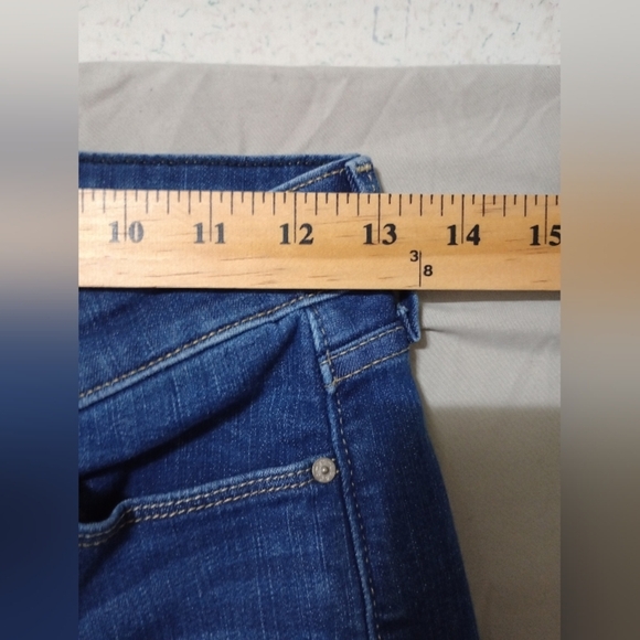 Levi Strauss Jeans Women's SIGNATURE Size 2 Boot Cut Mid Rise Distressed Casual - Picture 4 of 9